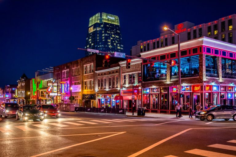 80s pop star Tiffany settles into quiet Nashville life