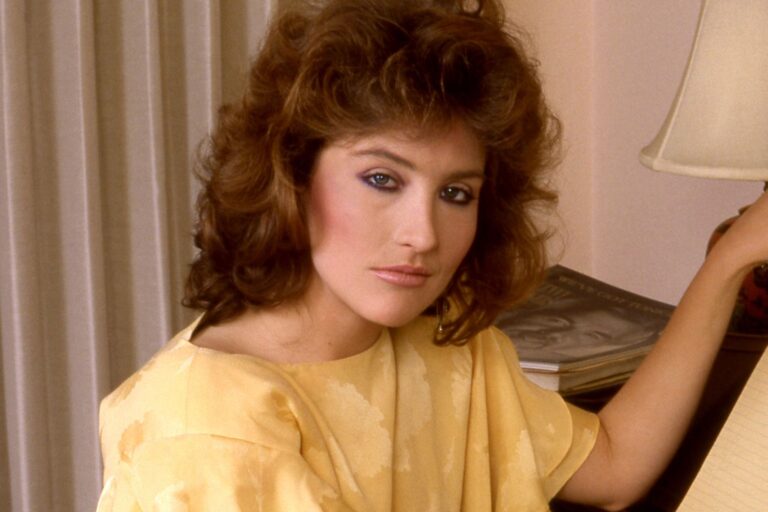 Actress Robyn Bernard Dies at 64