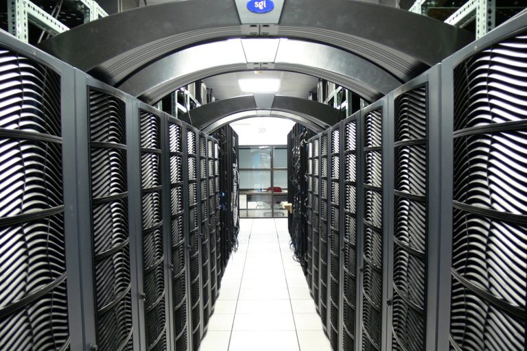 Banks Offload AI Data Center Debt as High-Power Computing Demand Dwindles